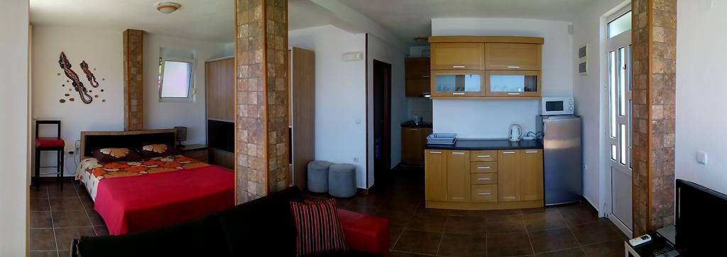 Apartments Bombona Utjeha Pokoj fotografie