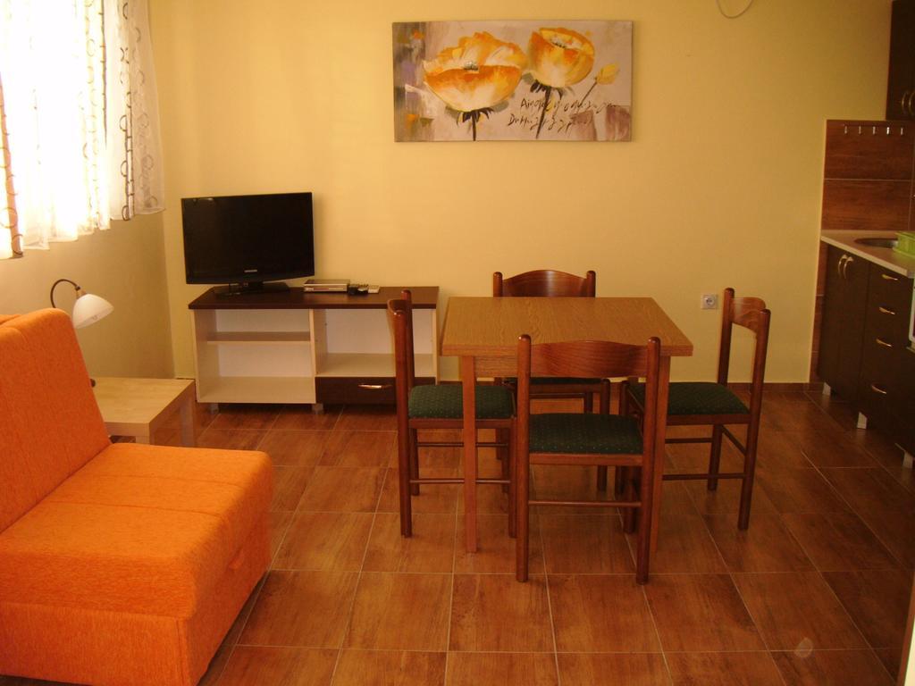 Apartments Bombona Utjeha Pokoj fotografie