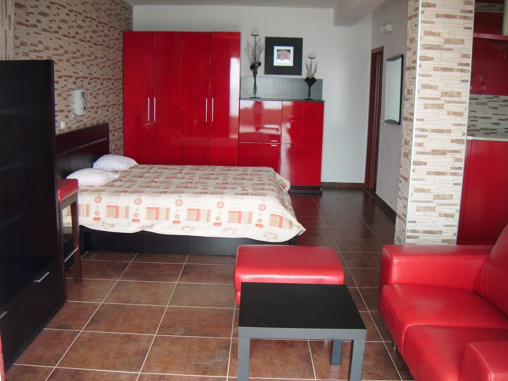 Apartments Bombona Utjeha Pokoj fotografie